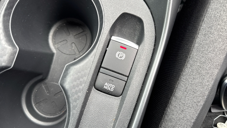 Nissan Juke 1.0 DiG-T N-Connecta 5dr DCT Petrol Hatchback